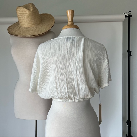 SOLD ❌ CREAM CLEOBELLA CROP TOP - Picture 5 of 10